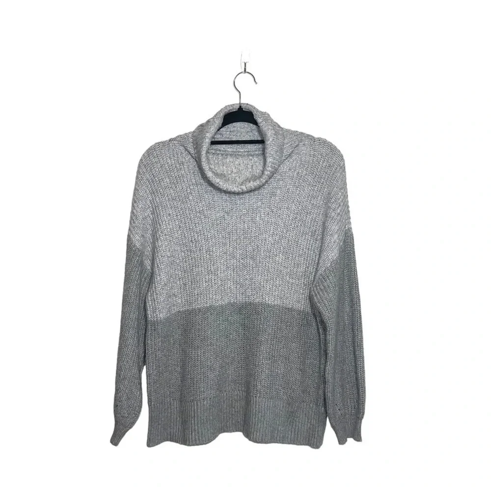 American Eagle Turtleneck Sweater Gray Color Block Pullover Comfy Medium Women’s